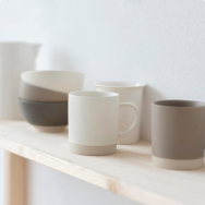 Mugs, cups and glasses for hot drinks